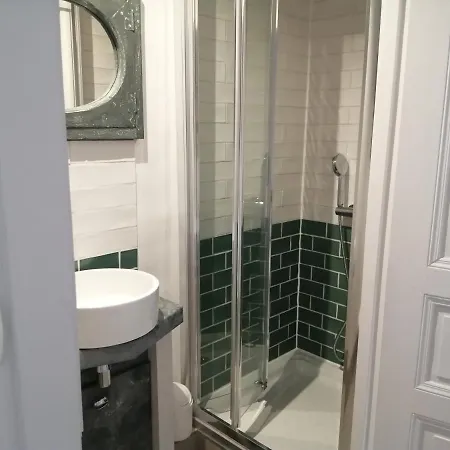 Immaculate 2-bed House In *