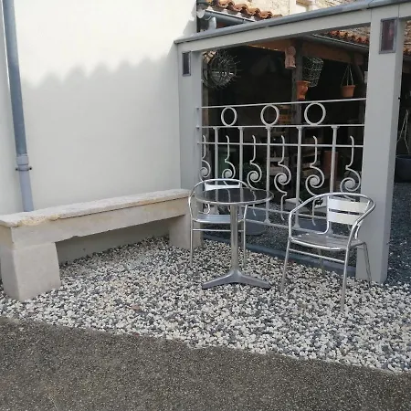 Dom wakacyjny Immaculate 2-bed House In *