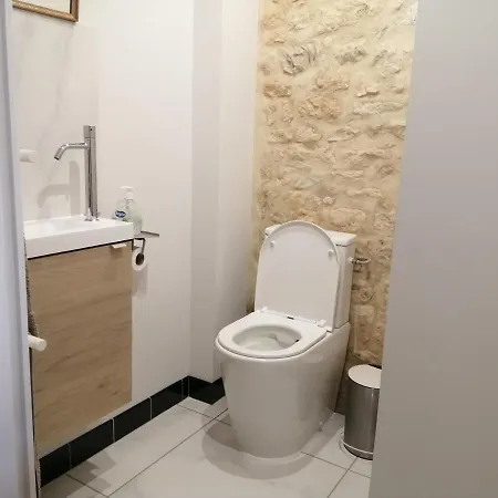 Immaculate 2-bed House In Dom wakacyjny *
